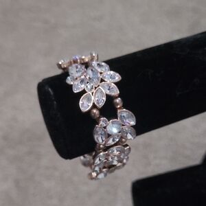 Elegant Floral Crystal Bracelet